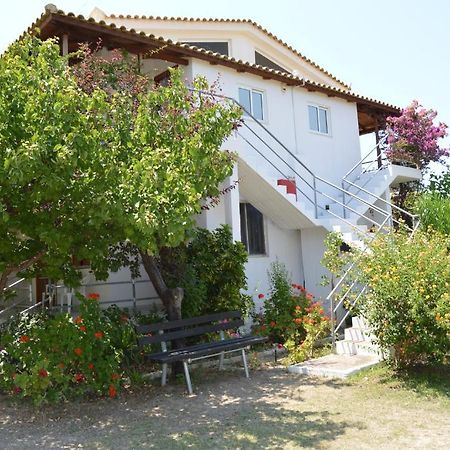 Theodore Apartments زاخارو الغرفة الصورة