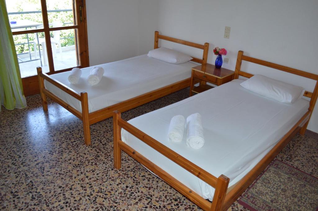 Theodore Apartments زاخارو الغرفة الصورة