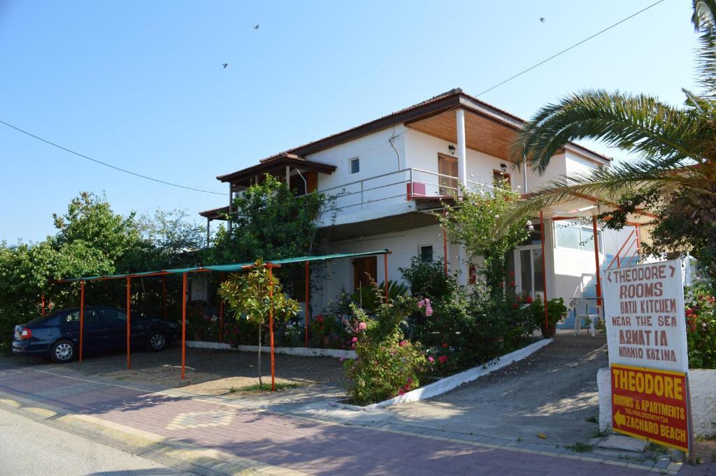 Theodore Apartments زاخارو الغرفة الصورة